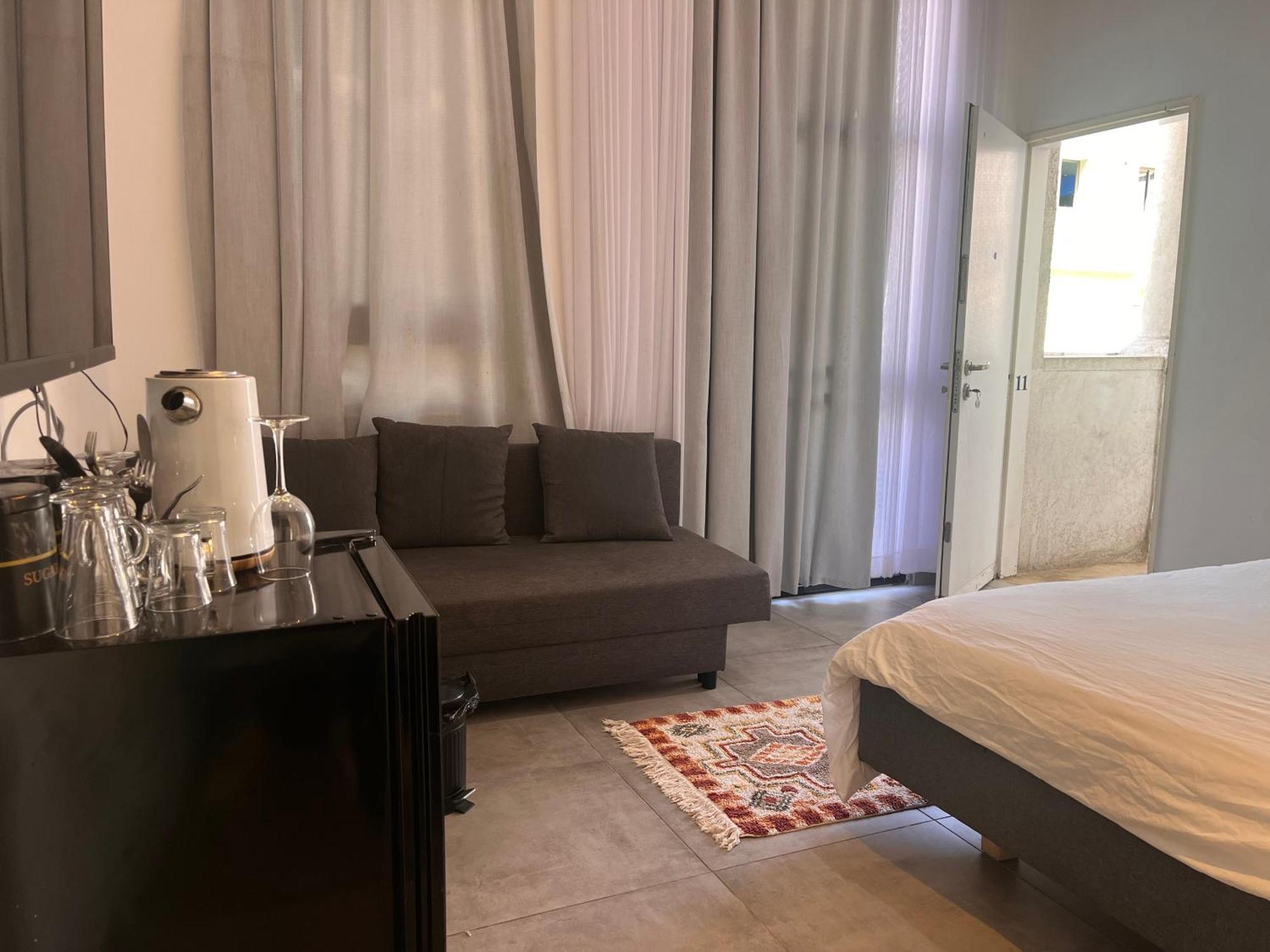 Yona 8 Bed & Breakfast Tel Aviv Room photo